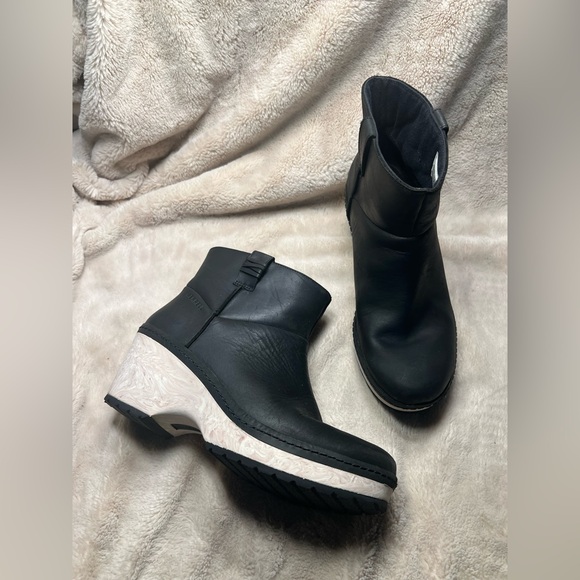 Merrell Shoes - Merrell Halendi Bluff boots black leather with a wedge platform Size 8.5 women